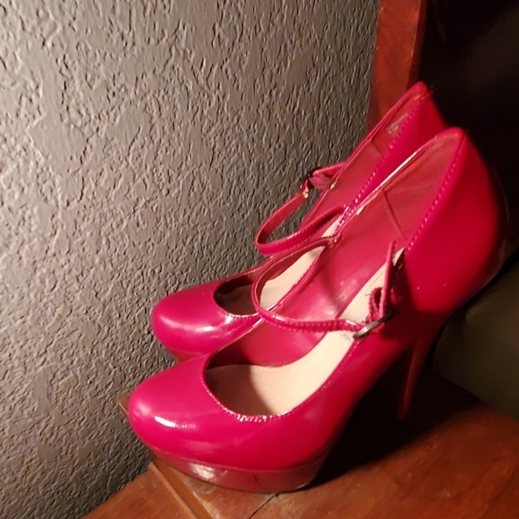 Jessica Simpson Shoes - Sexy red Jessica Simpson stilettos/pumps